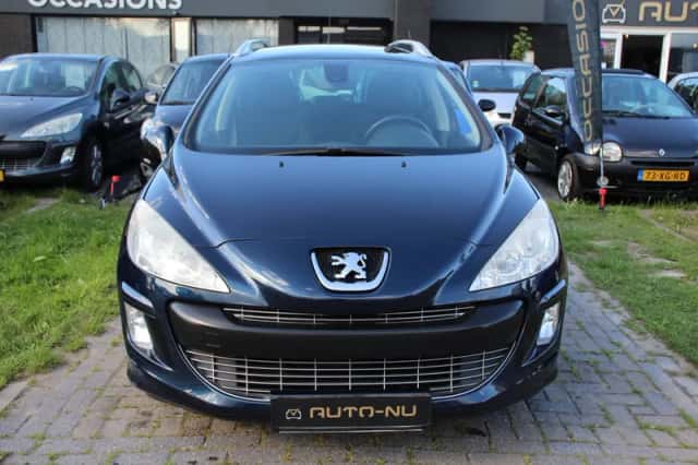 Peugeot 308 (2010) thumbnail 2