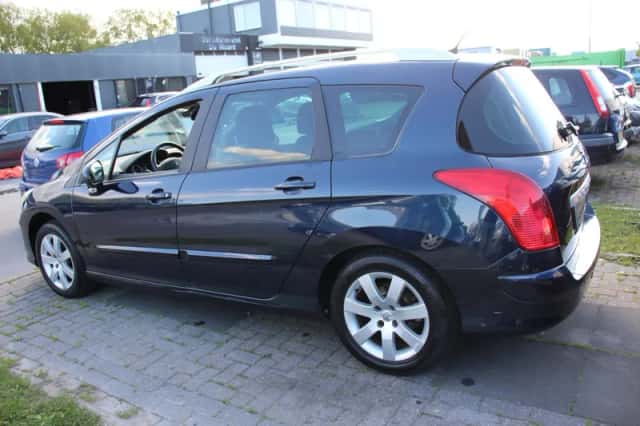 Peugeot 308 (2010) thumbnail 6