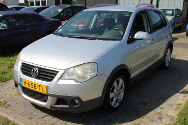 Volkswagen CrossPolo (2006) thumbnail 2