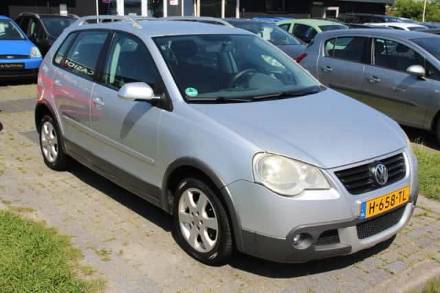 Volkswagen CrossPolo (2006) thumbnail 4
