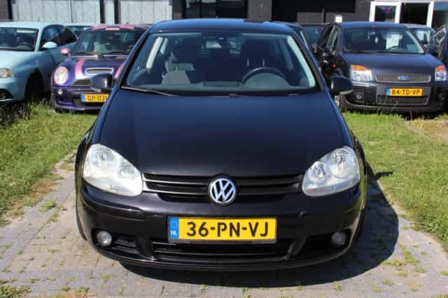 Volkswagen Golf (2004) thumbnail 2
