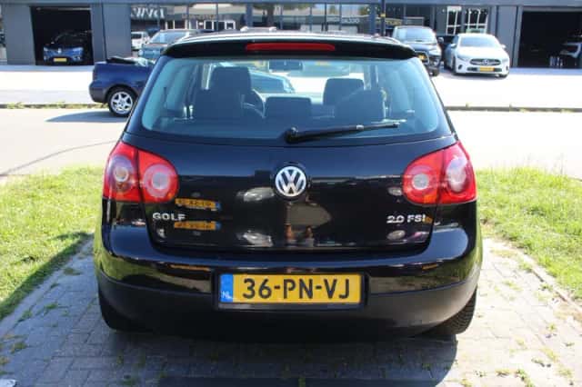 Volkswagen Golf (2004) thumbnail 5