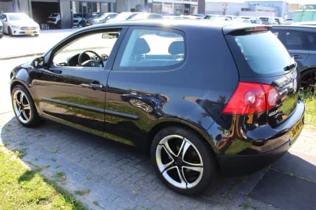 Volkswagen Golf (2004) thumbnail 6