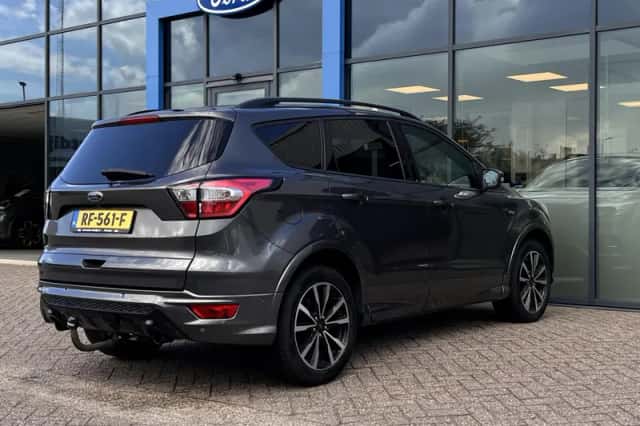 Ford Kuga (2017) thumbnail 2