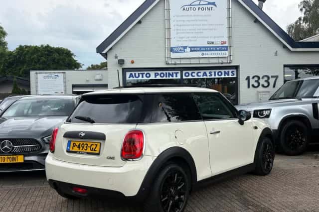 MINI One (2015) thumbnail 5