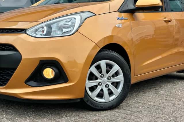 Hyundai i10 (2015) thumbnail 2