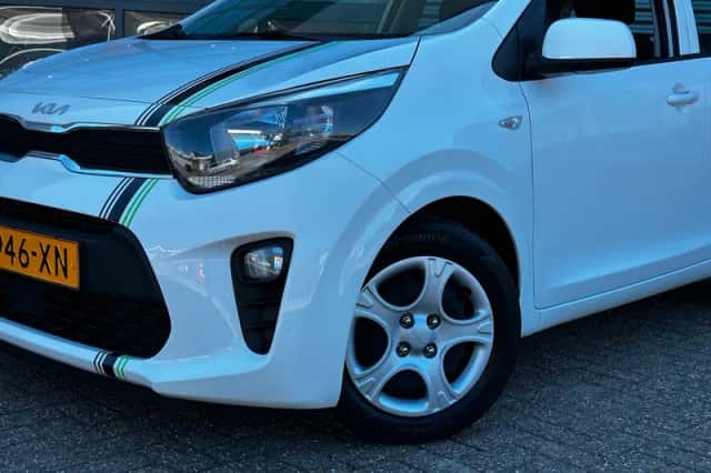Kia Picanto (2023) thumbnail 2