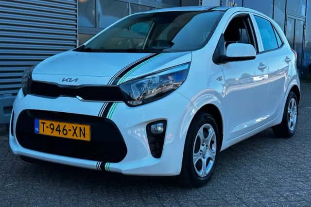 Kia Picanto (2023) thumbnail 4