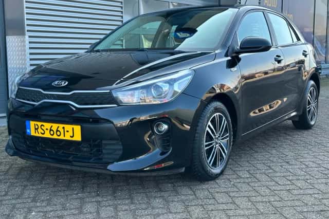 Kia Rio (2018) thumbnail 4