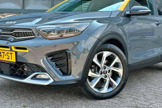 Kia Stonic (2023) thumbnail 2