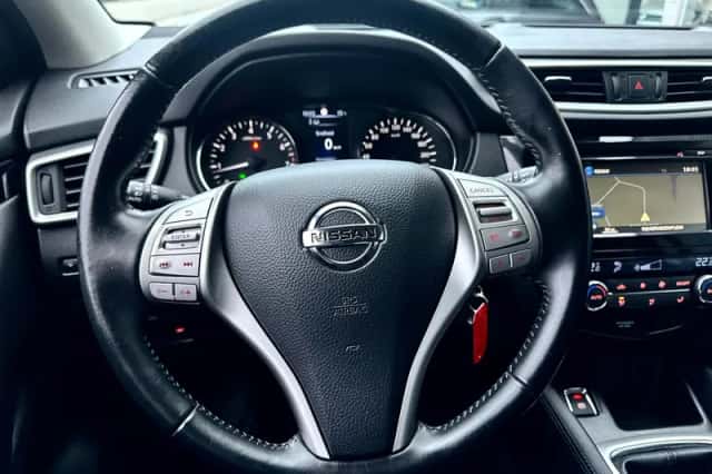Nissan Qashqai (2015) thumbnail 5