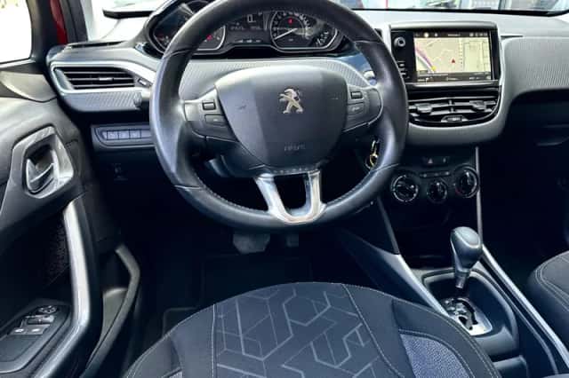 Peugeot 2008 (2017) thumbnail 5
