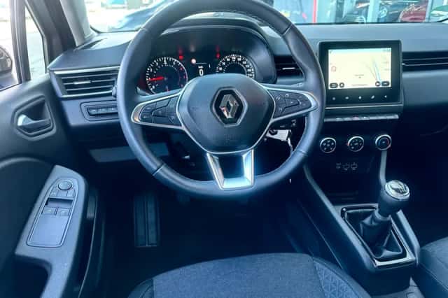 Renault Clio (2022) thumbnail 5