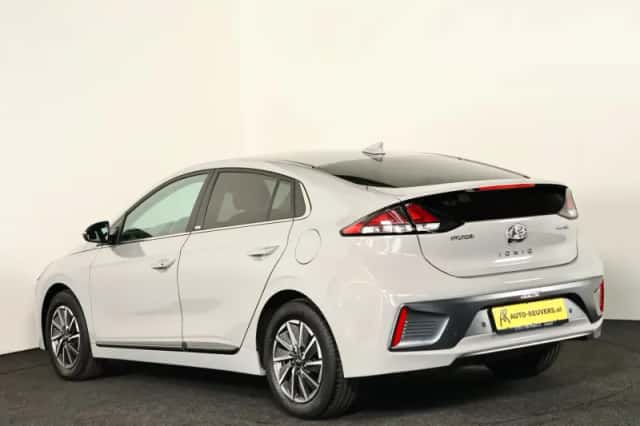 Hyundai Ioniq (2019) thumbnail 2