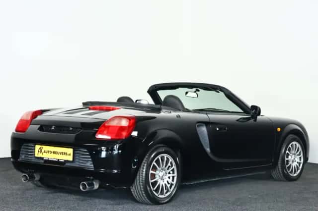 Toyota MR2 (2000) thumbnail 2
