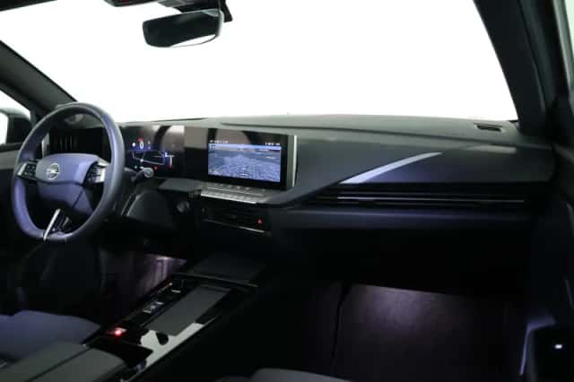Opel Astra (2023) thumbnail 3