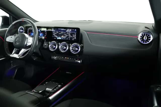 Mercedes-Benz GLA (2020) thumbnail 3