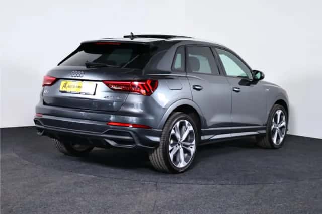 Audi Q3 (2021) thumbnail 2
