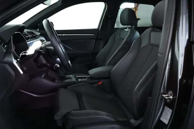 Audi Q3 (2021) thumbnail 3