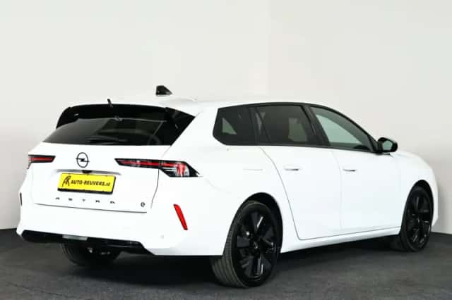Opel Astra (2023) thumbnail 2