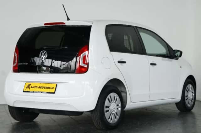 Volkswagen Up! (2014) thumbnail 5