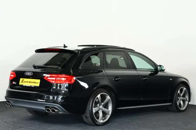 Audi A4 (2012) thumbnail 2