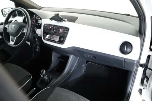 SEAT Mii (2017) thumbnail 3
