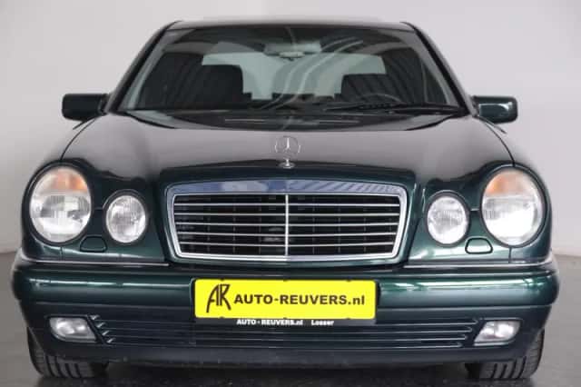 Mercedes-Benz E-Klasse (1995) thumbnail 2