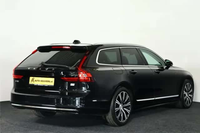 Volvo V90 (2022) thumbnail 2