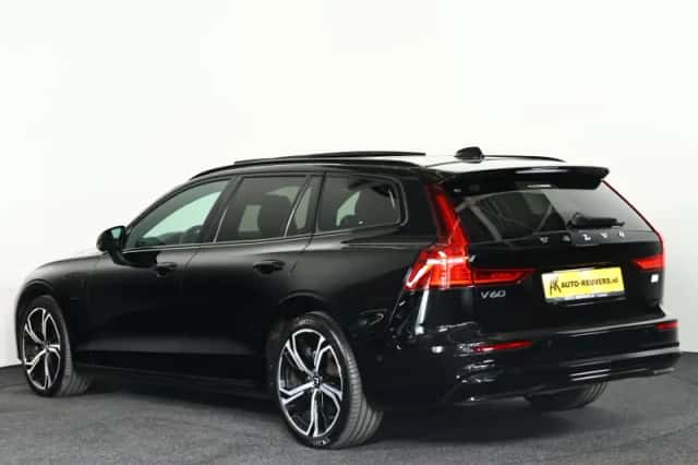 Volvo V60 (2022) thumbnail 6