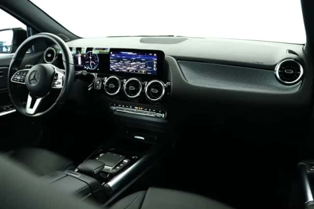 Mercedes-Benz GLA (2020) thumbnail 3