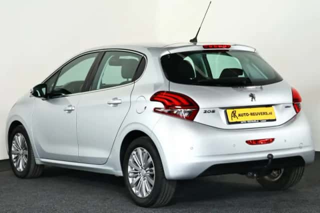 Peugeot 208 (2015) thumbnail 5
