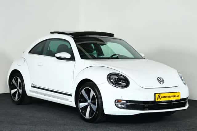 Volkswagen Beetle (2011) thumbnail 5