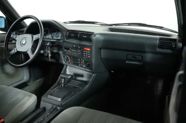 BMW 3-Serie (1986) thumbnail 3