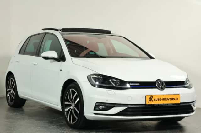 Volkswagen Golf (2018) thumbnail 5