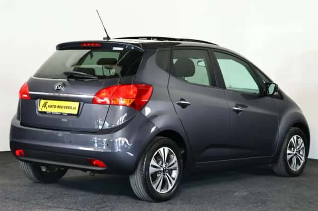 Kia Venga (2015) thumbnail 2