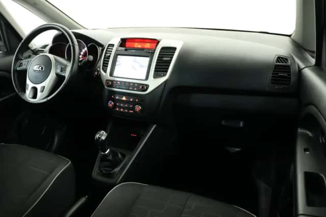 Kia Venga (2015) thumbnail 3