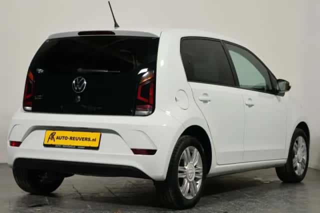 Volkswagen Up! (2020) thumbnail 2