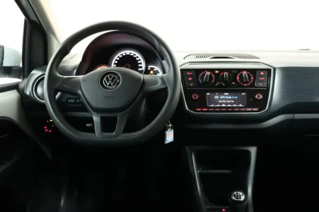 Volkswagen Up! (2020) thumbnail 5