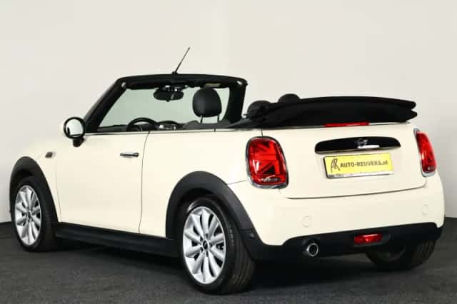 MINI Cabrio (2018) thumbnail 6