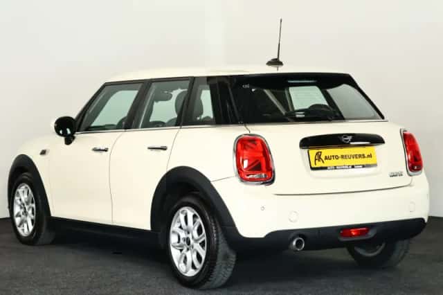 MINI Cooper (2018) thumbnail 6
