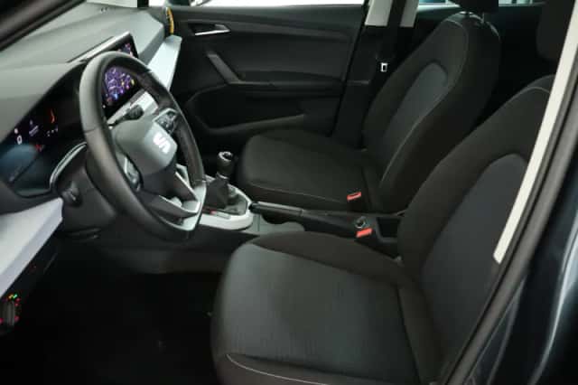 SEAT Arona (2021) thumbnail 3