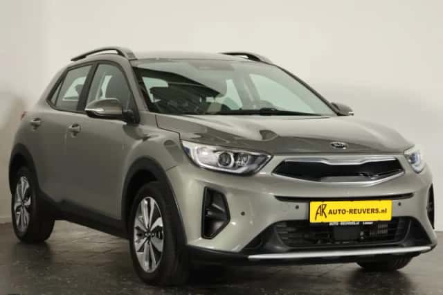 Kia Stonic (2020) thumbnail 5
