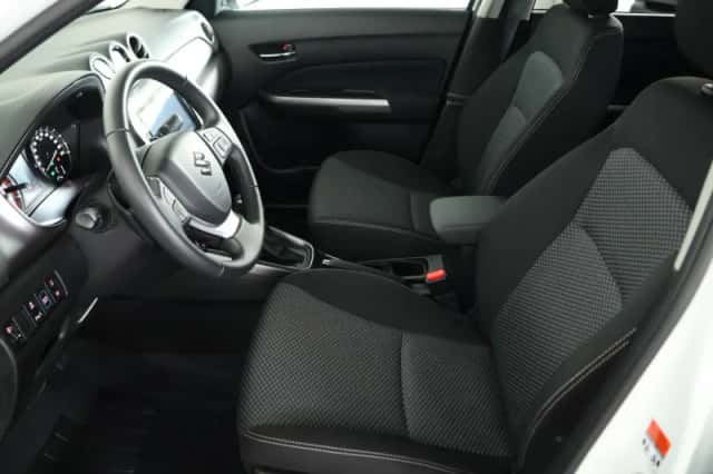 Suzuki Vitara (2024) thumbnail 6