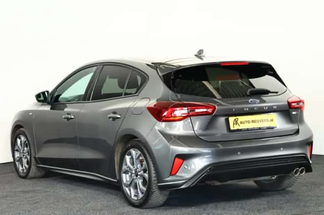 Ford Focus (2022) thumbnail 6