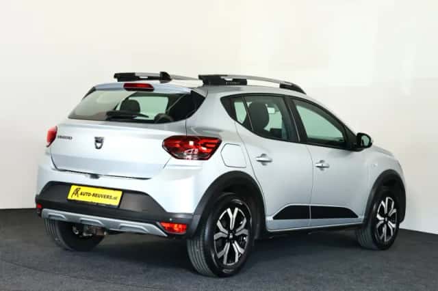 Dacia Sandero Stepway (2021) thumbnail 2