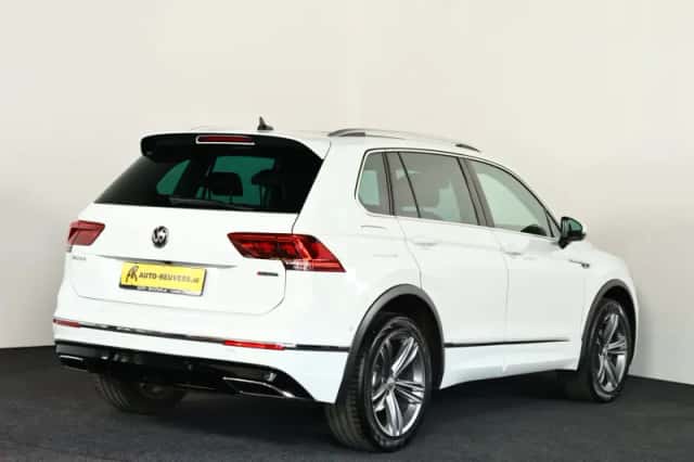 Volkswagen Tiguan (2019) thumbnail 2