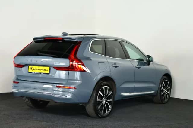 Volvo XC60 (2022) thumbnail 2