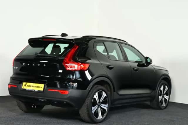 Volvo XC40 (2022) thumbnail 2