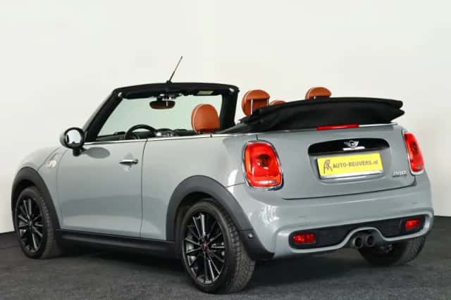 MINI Cabrio (2016) thumbnail 5